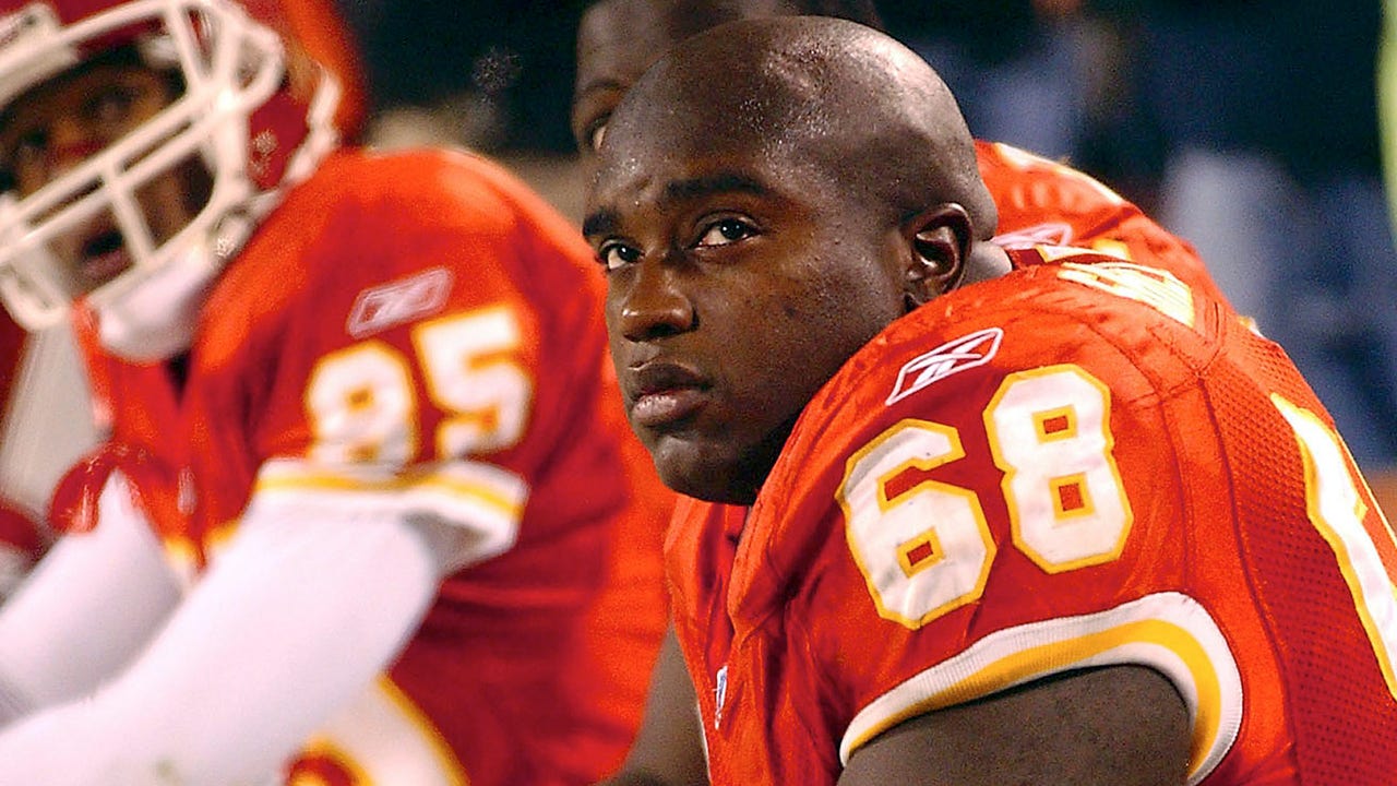 HOF guard Will Shields hopes early retirements raise concussion awareness